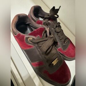 Luis Vuitton men’s suede sneakers. Size 9